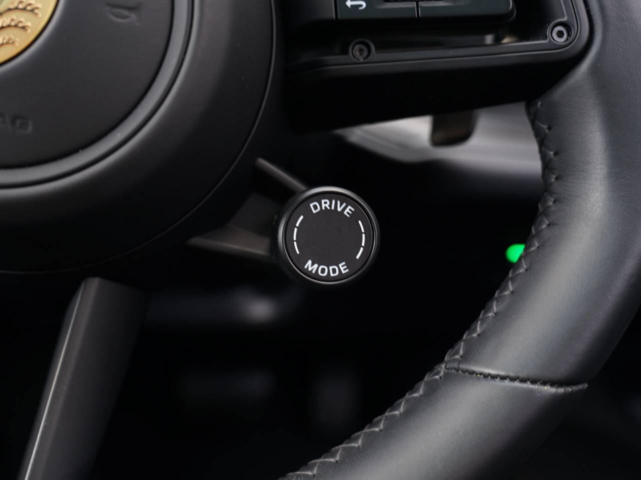 Porsche Cayenne view 25