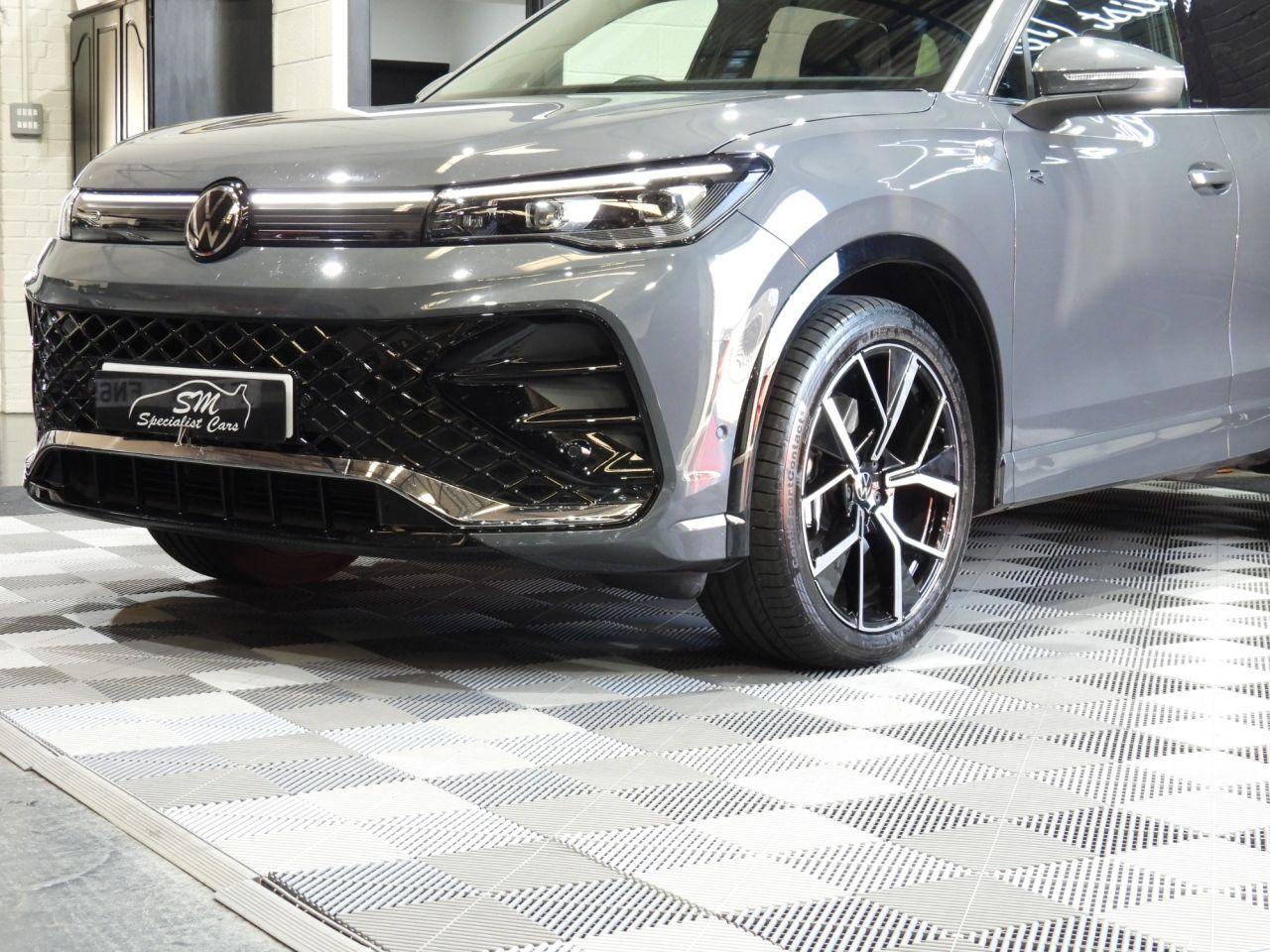 Volkswagen Tiguan view 11