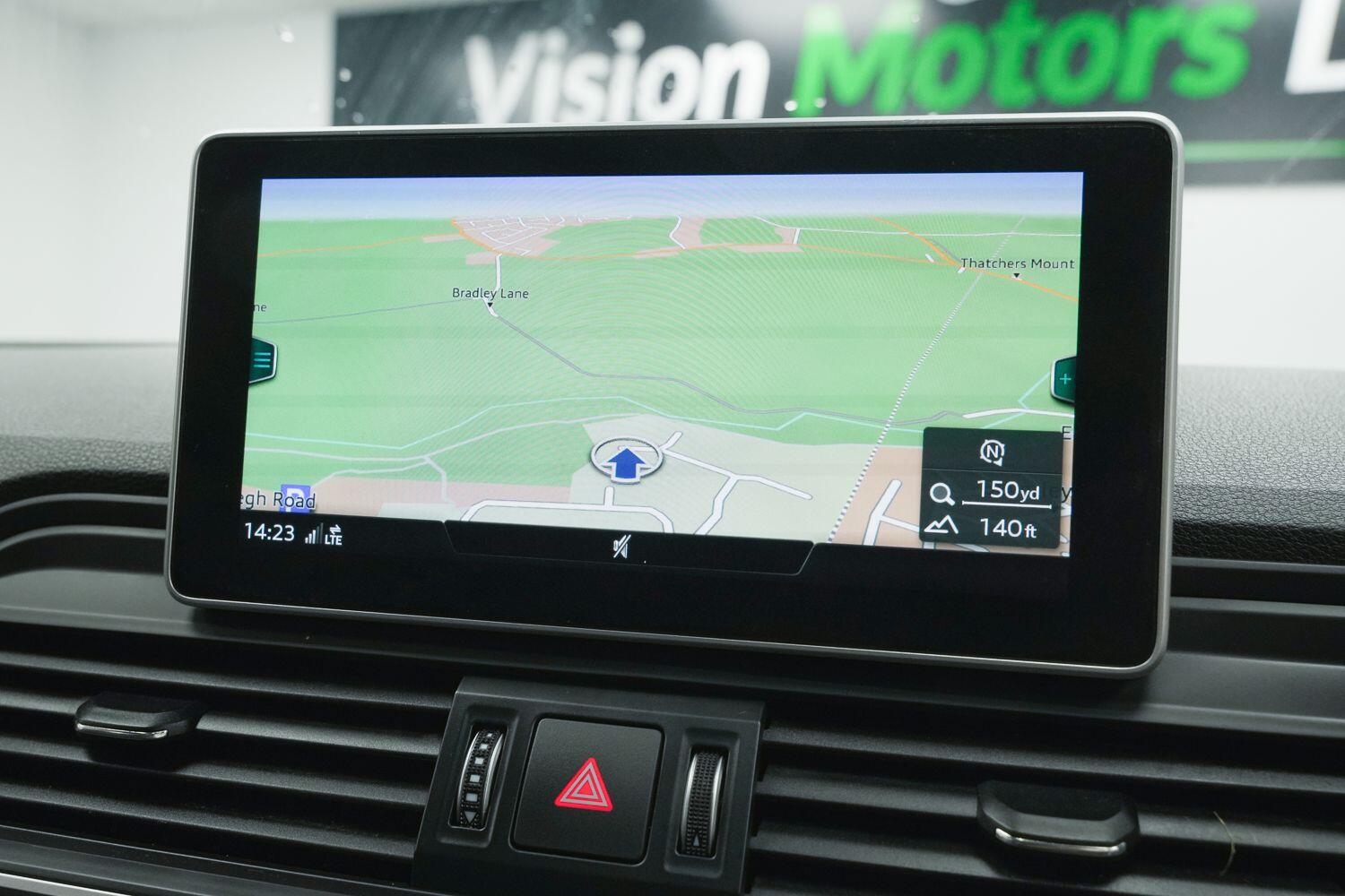 Audi Q5 view 26