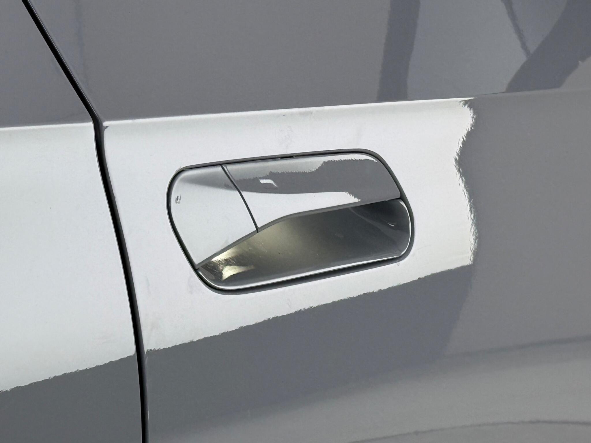 Volkswagen ID.4 view 16
