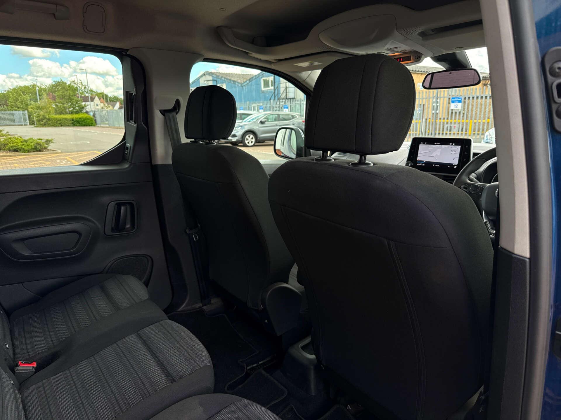 Vauxhall Combo Life view 24