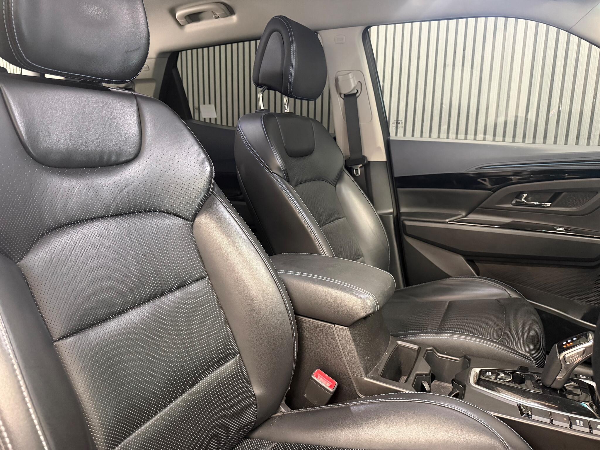 KGM Korando E-Motion view 11