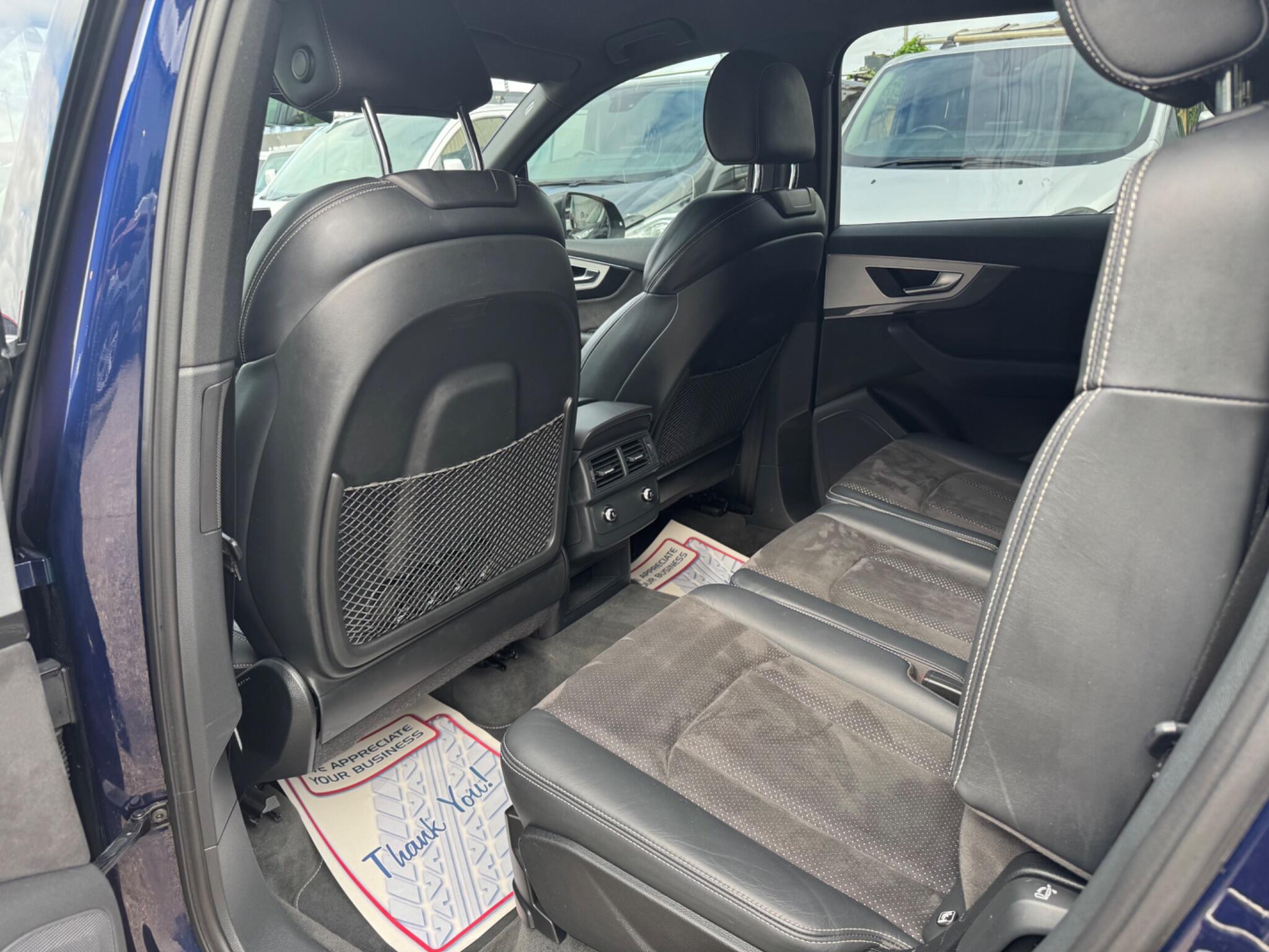 Audi Q7 view 26