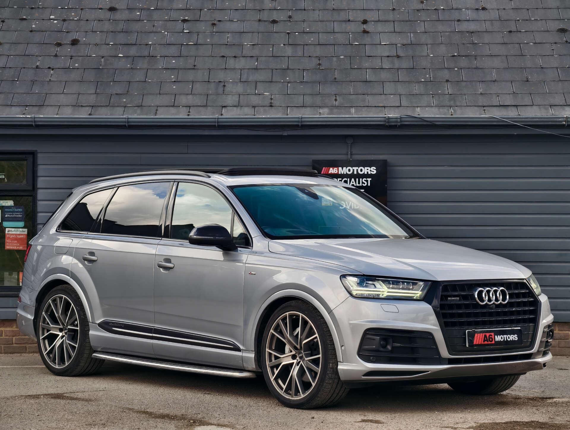 Audi Q7 view 3