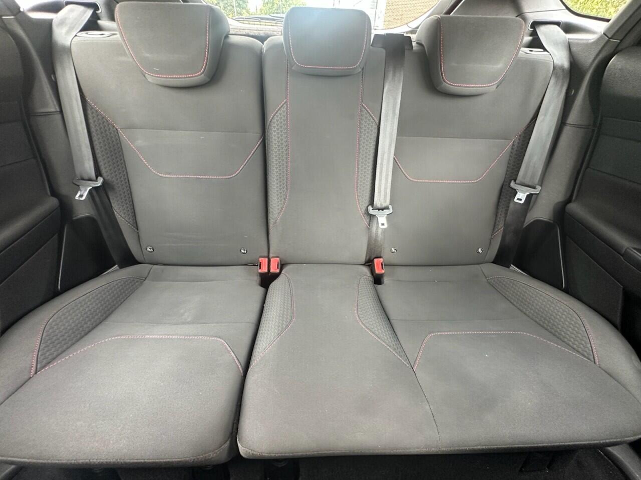 Ford Focus view 32