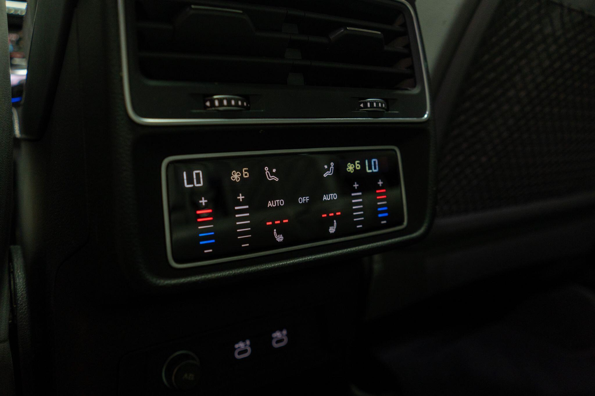 Audi Q7 view 46