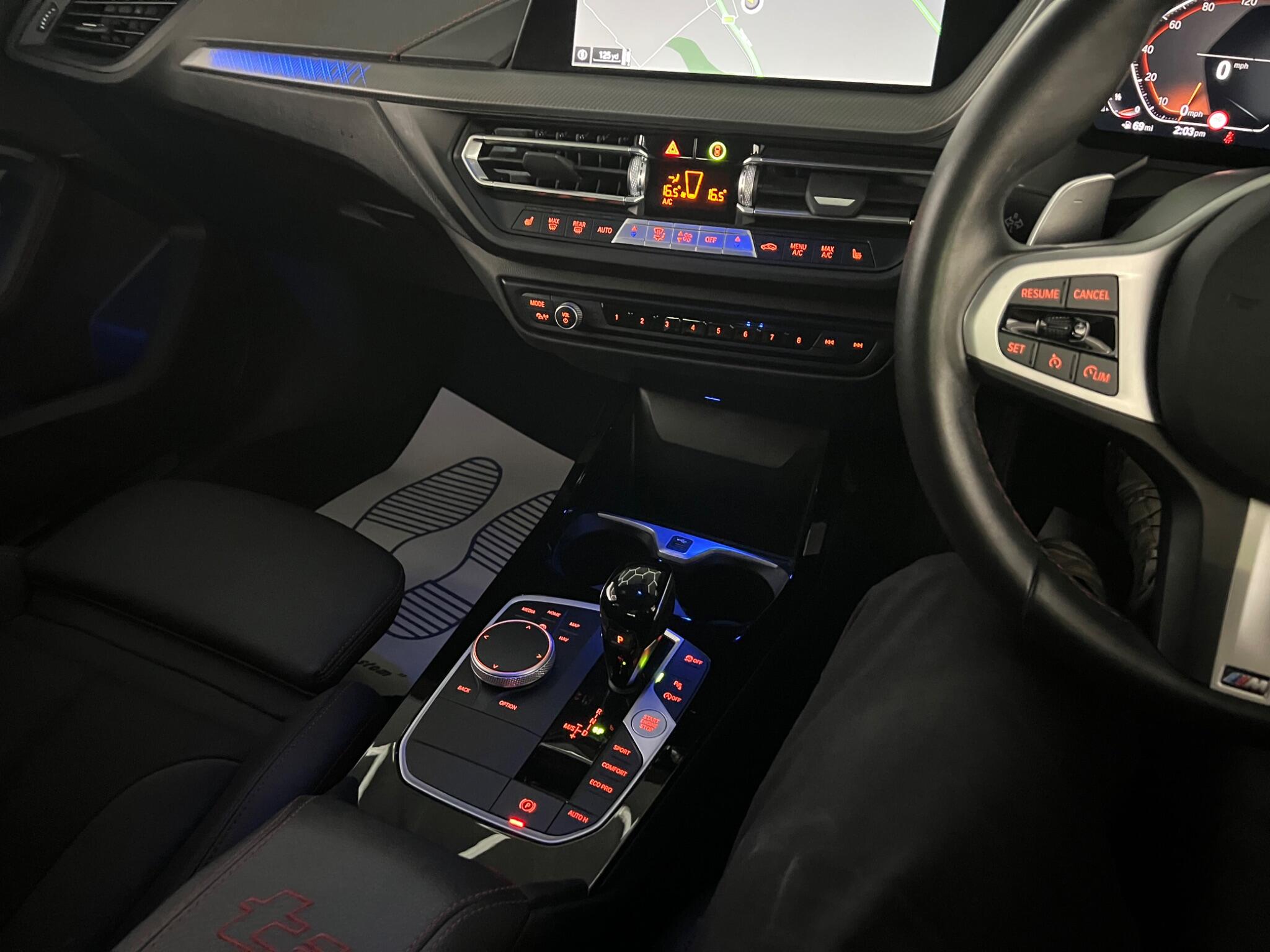 BMW 1 Series view 19