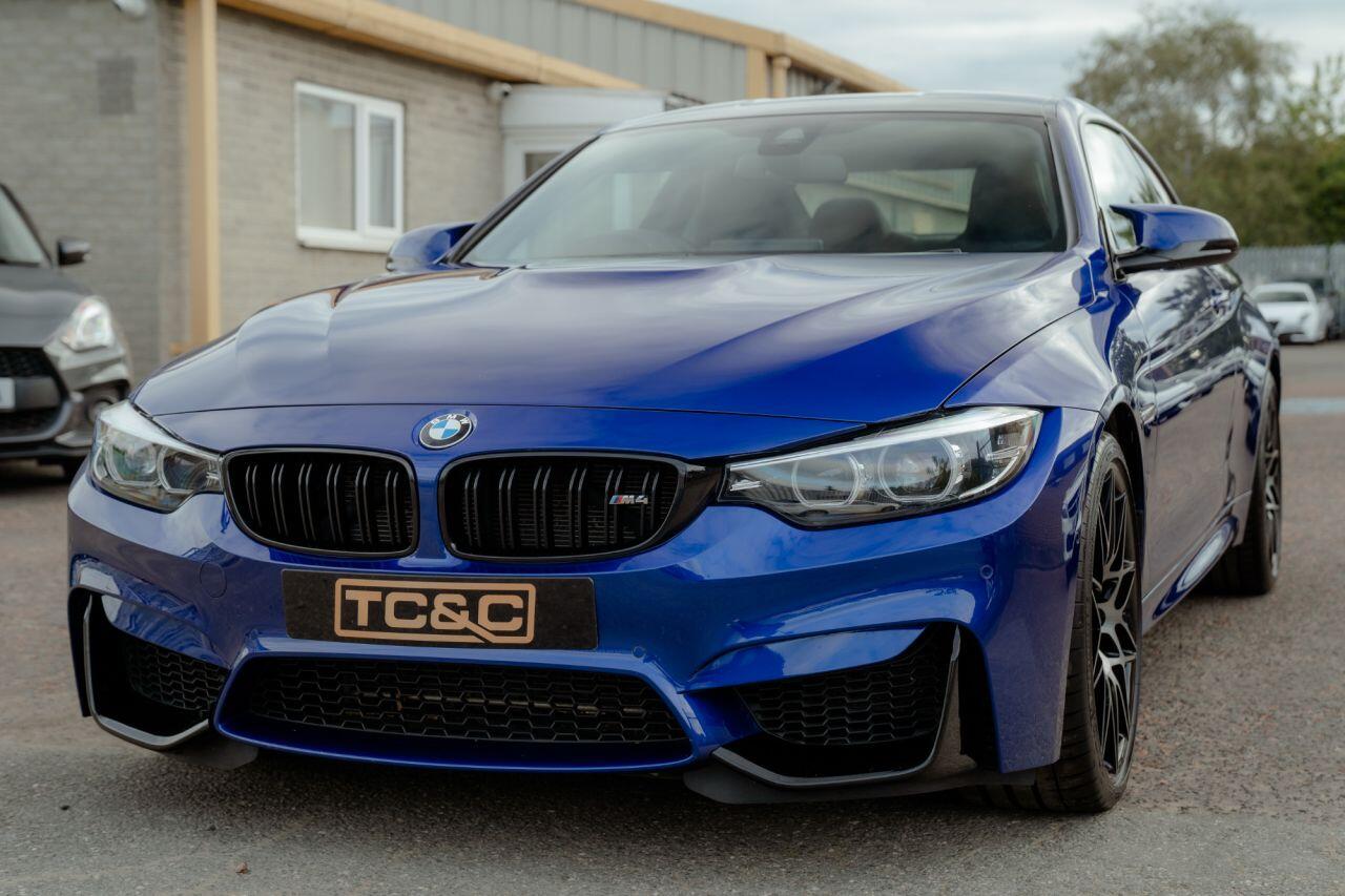BMW M4 view 7