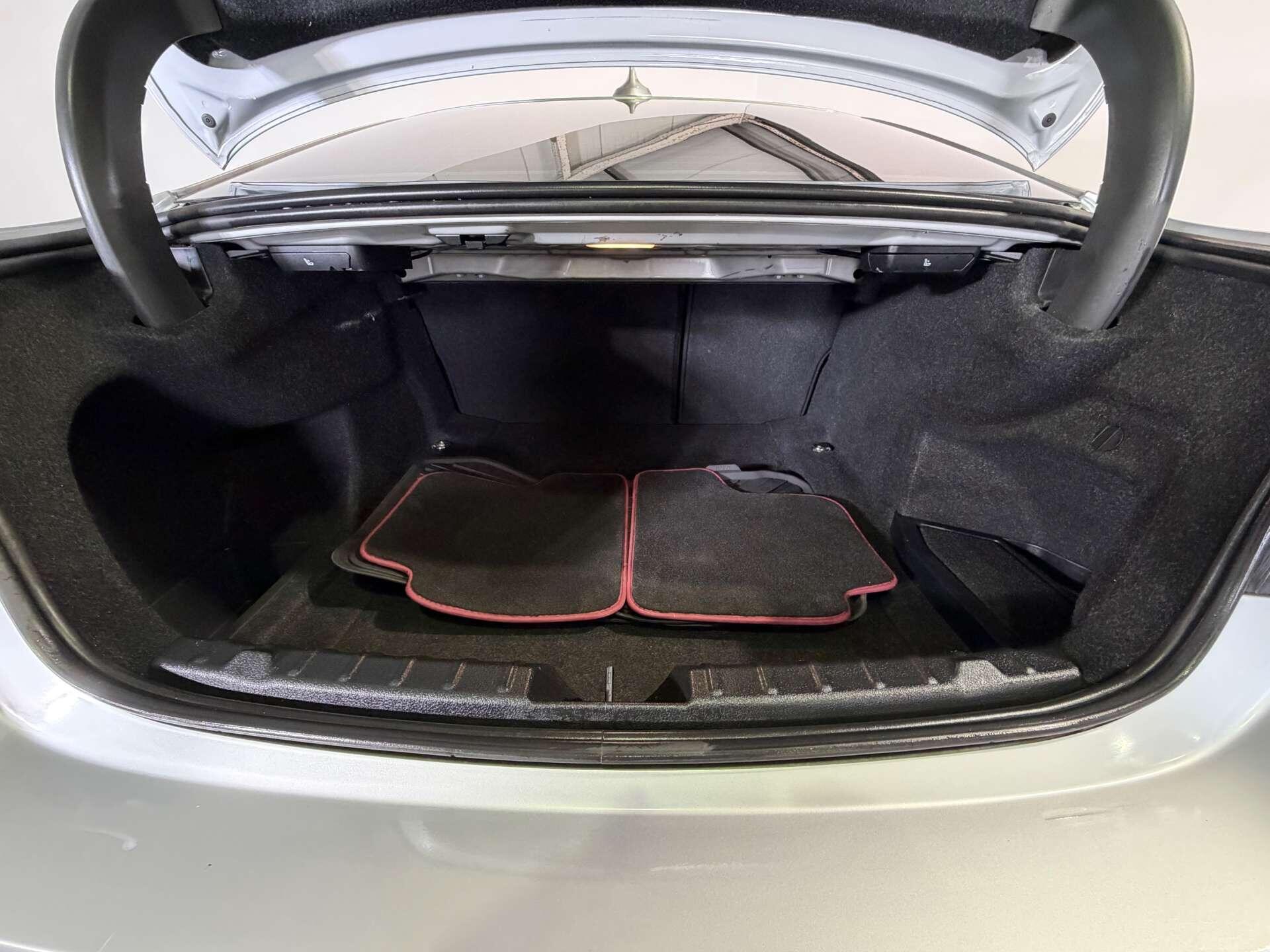 BMW 4 Series view 11