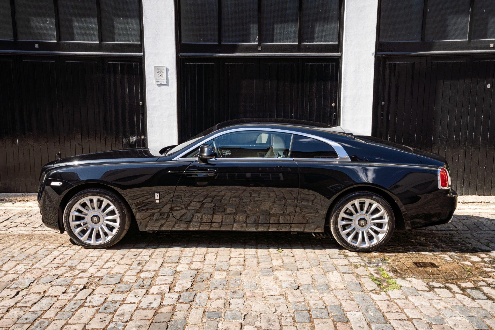 Rolls-Royce Wraith view 11