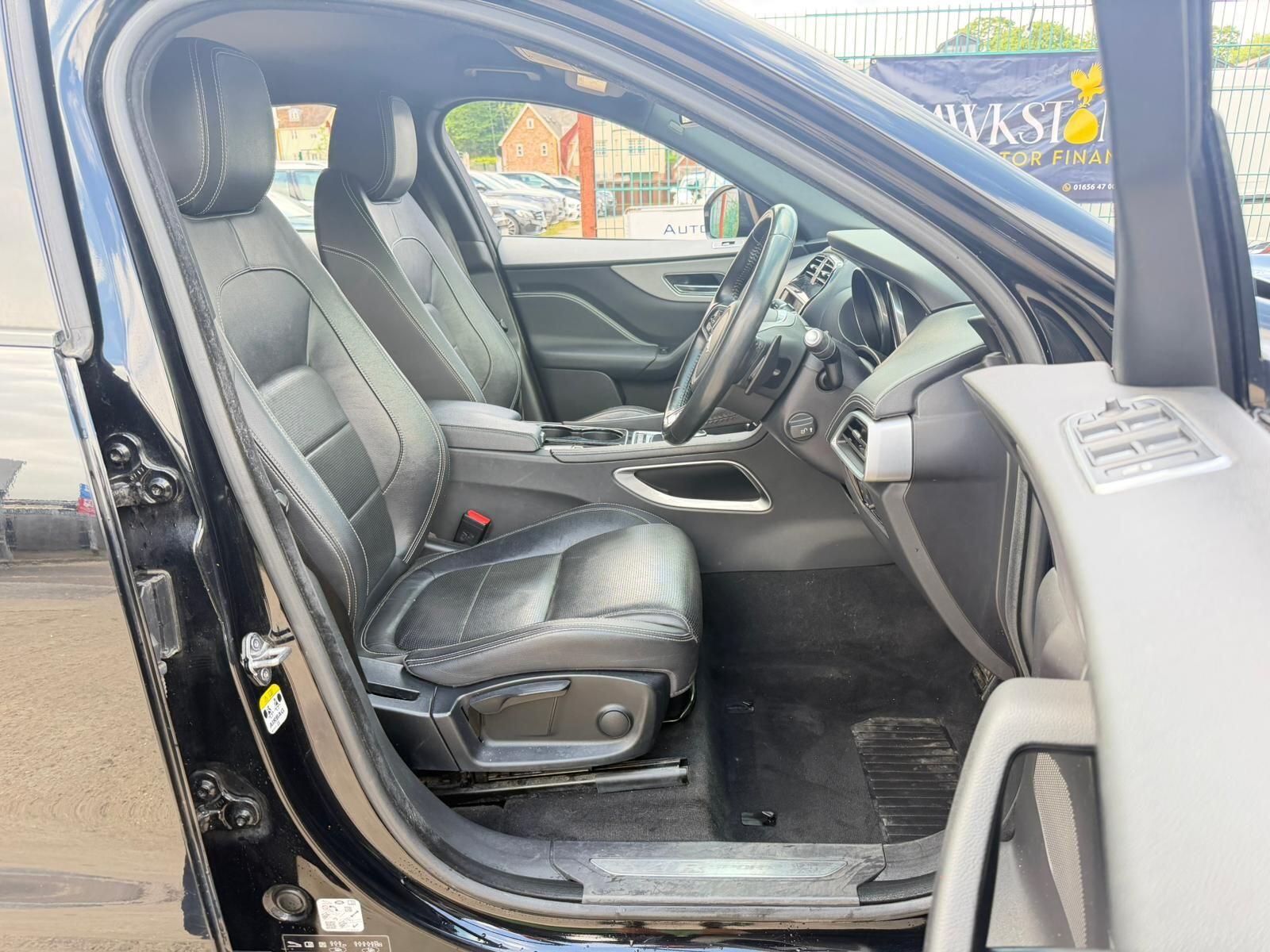 Jaguar F-Pace view 9
