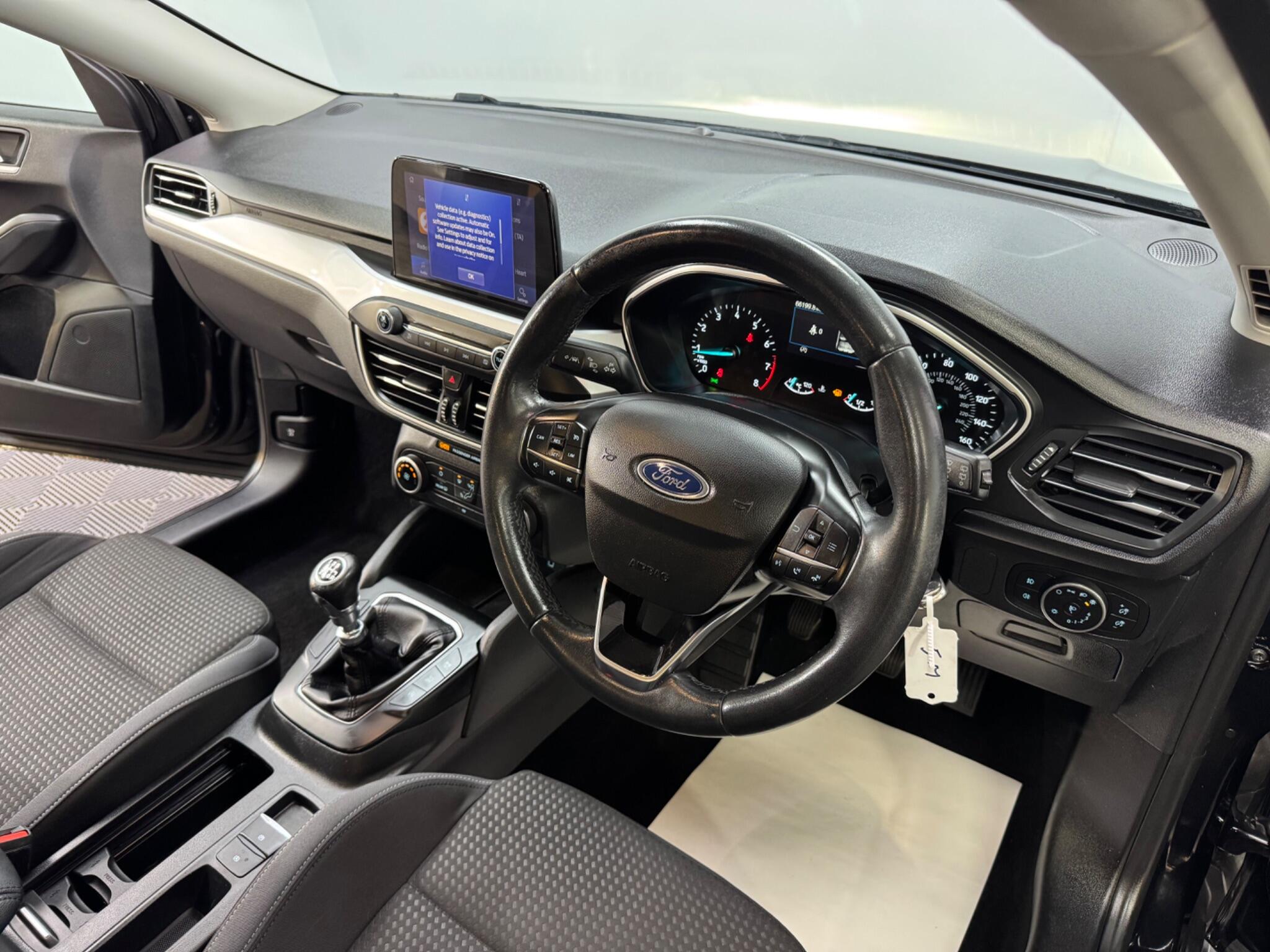 Ford Focus view 8