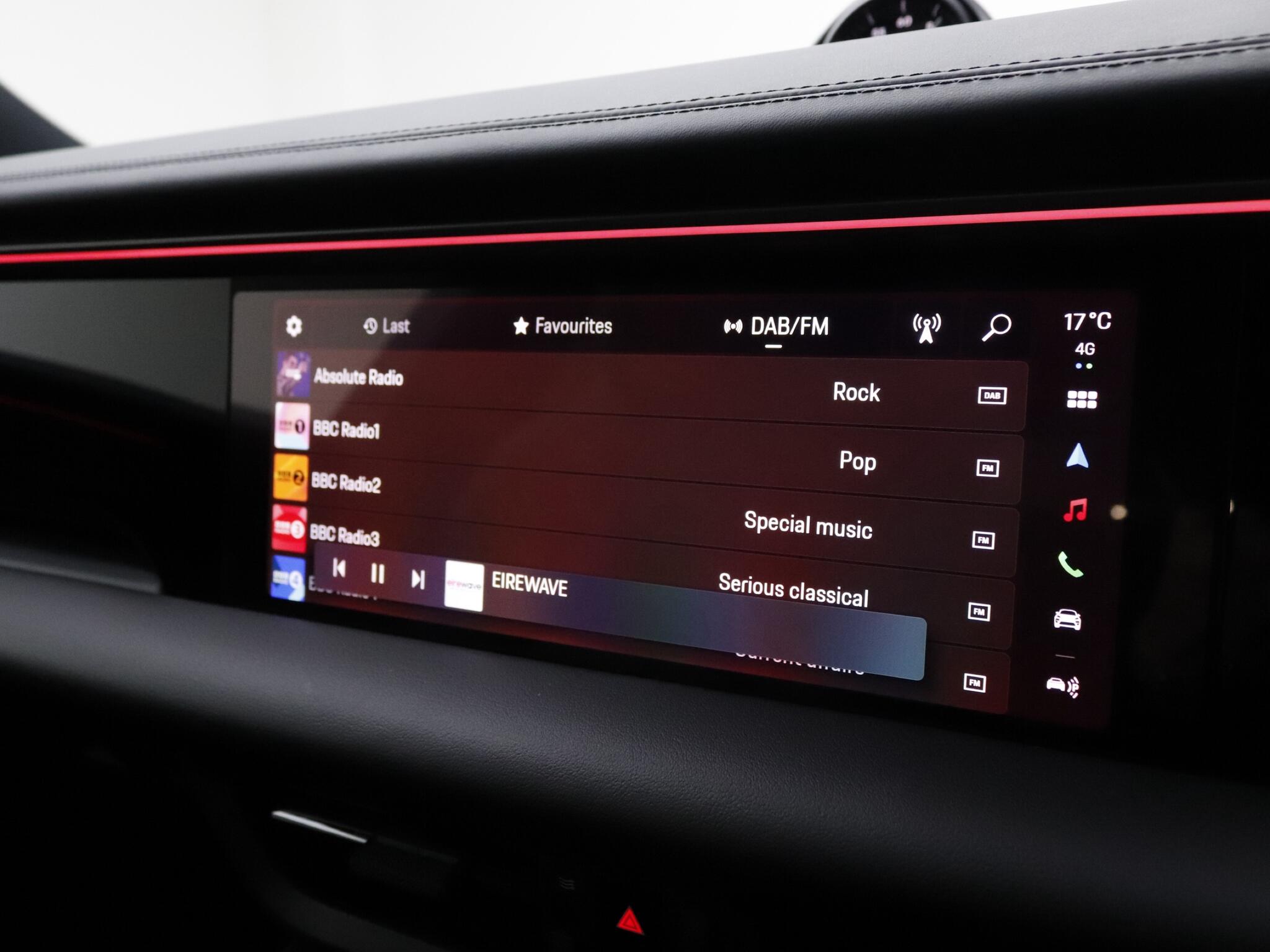 Porsche Macan view 34