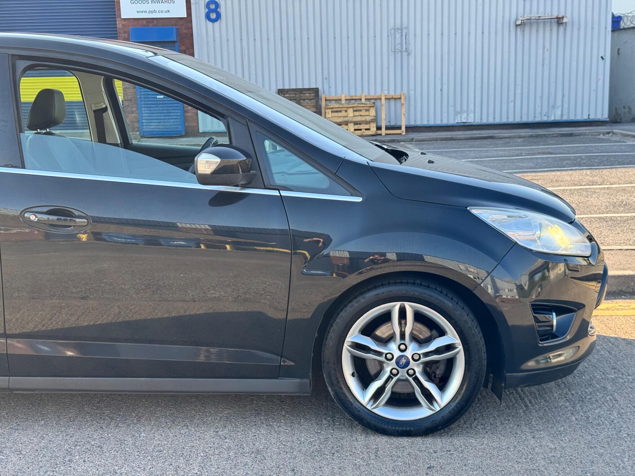 Ford C-Max view 15