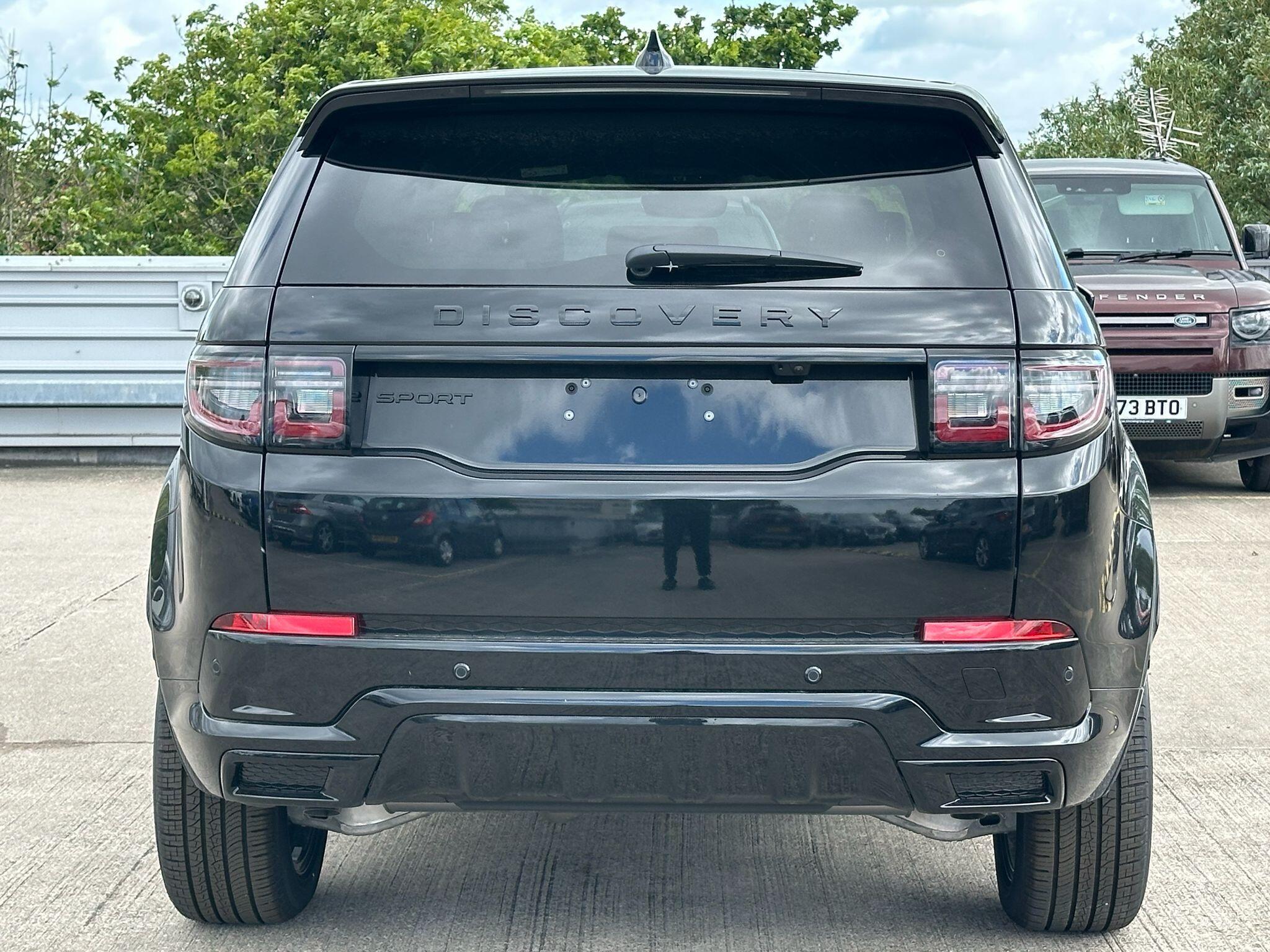 Land Rover Discovery Sport view 6