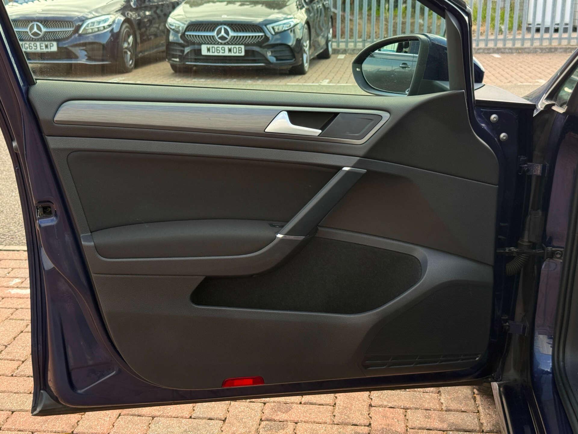 Volkswagen Golf view 39