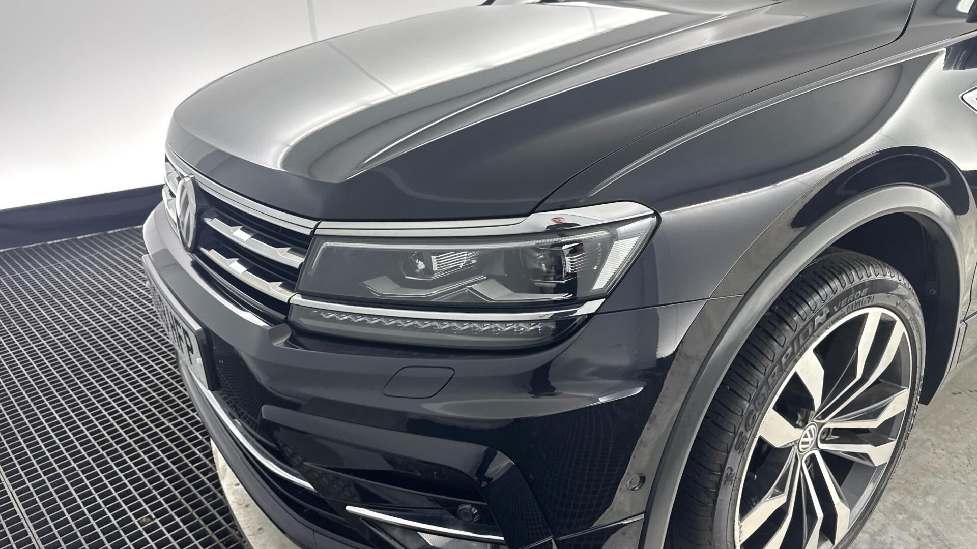 Volkswagen Tiguan Allspace view 28