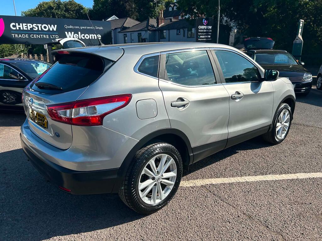 Nissan Qashqai view 2