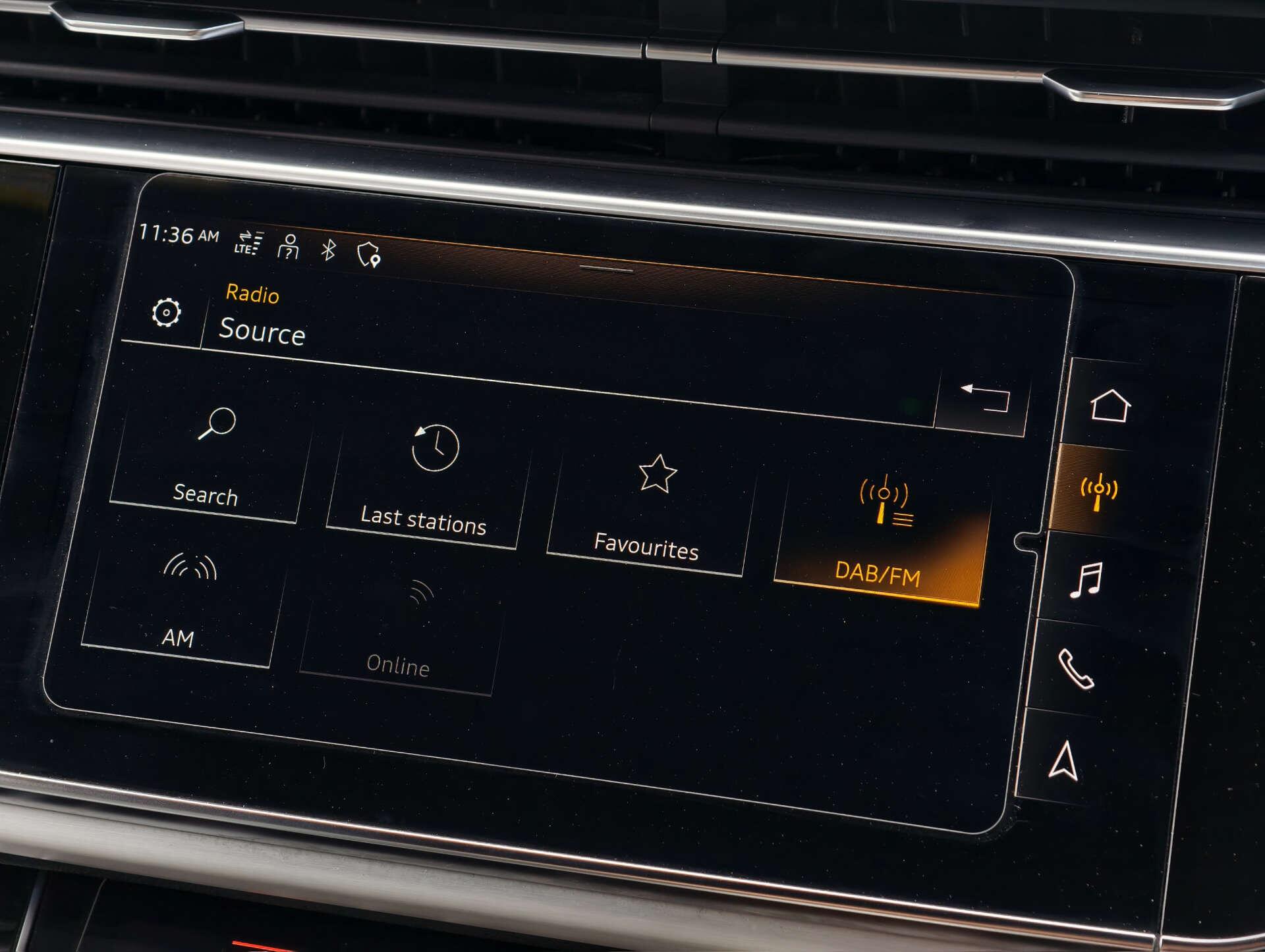 Audi Q8 view 50
