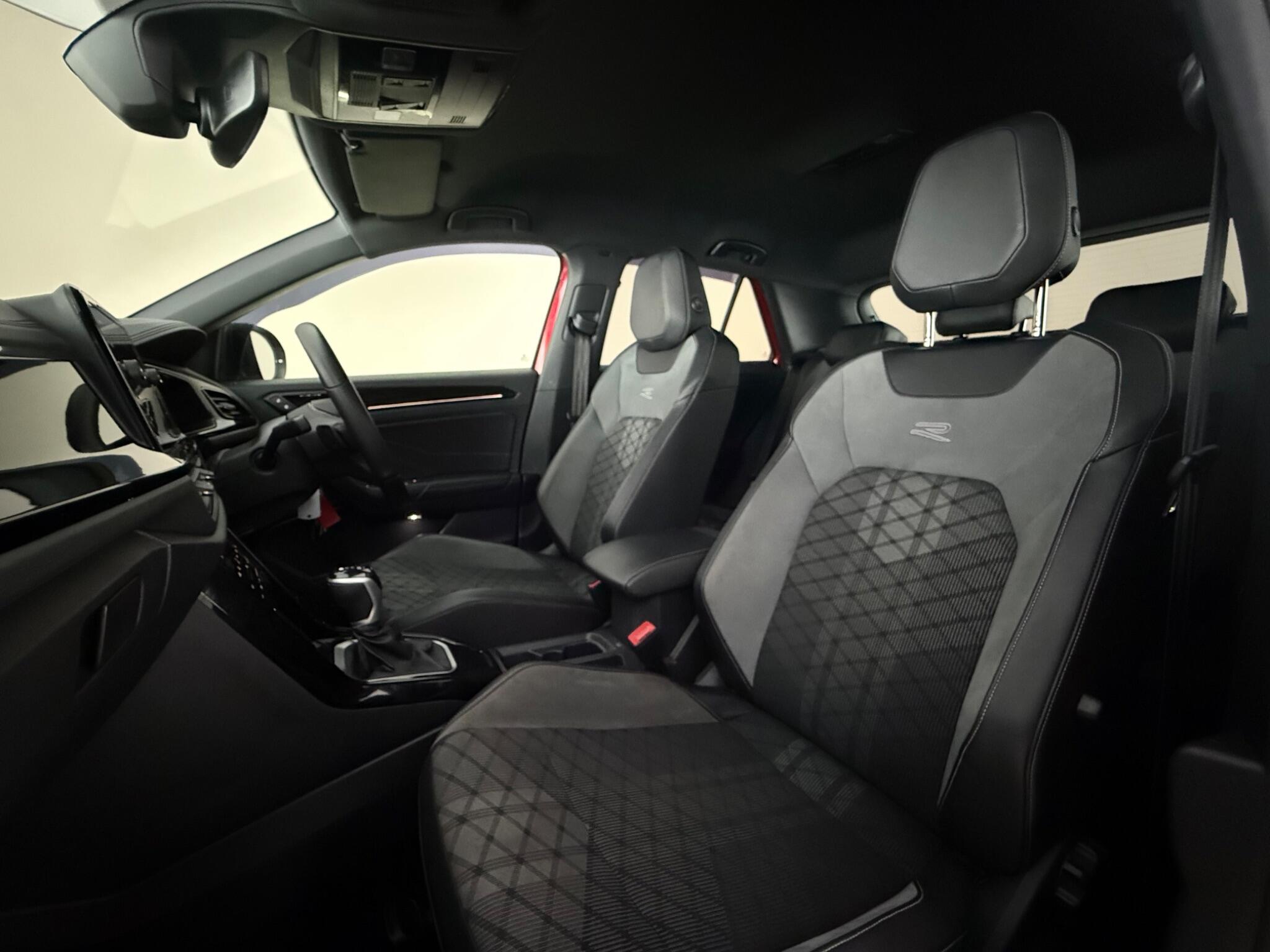 Volkswagen T-Roc view 30