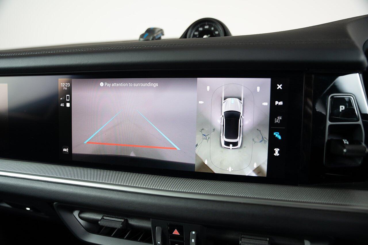 Porsche Cayenne view 39