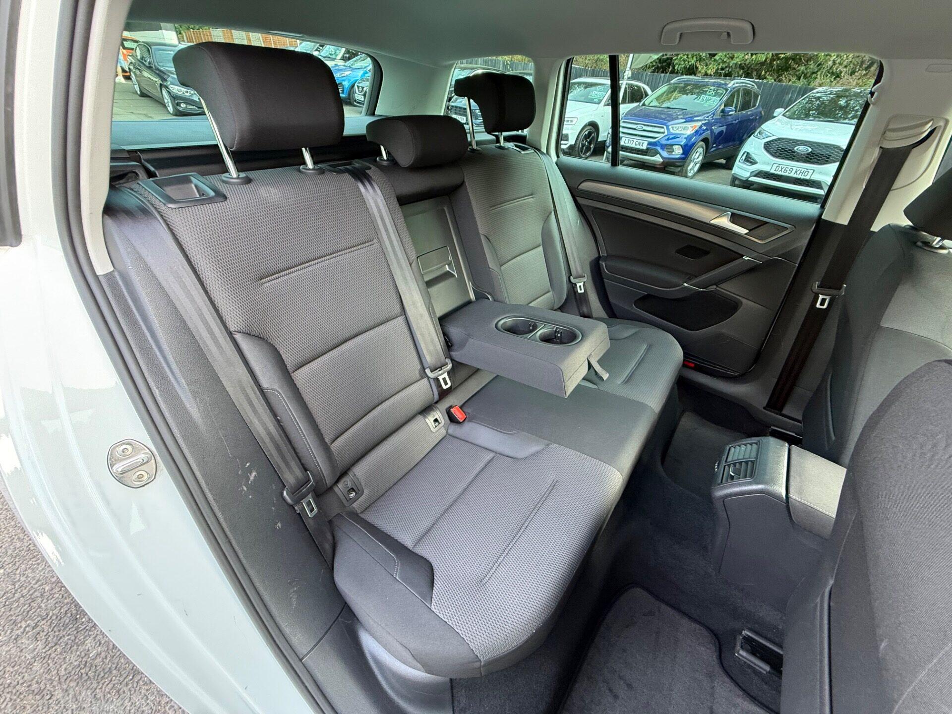 Volkswagen Golf view 32