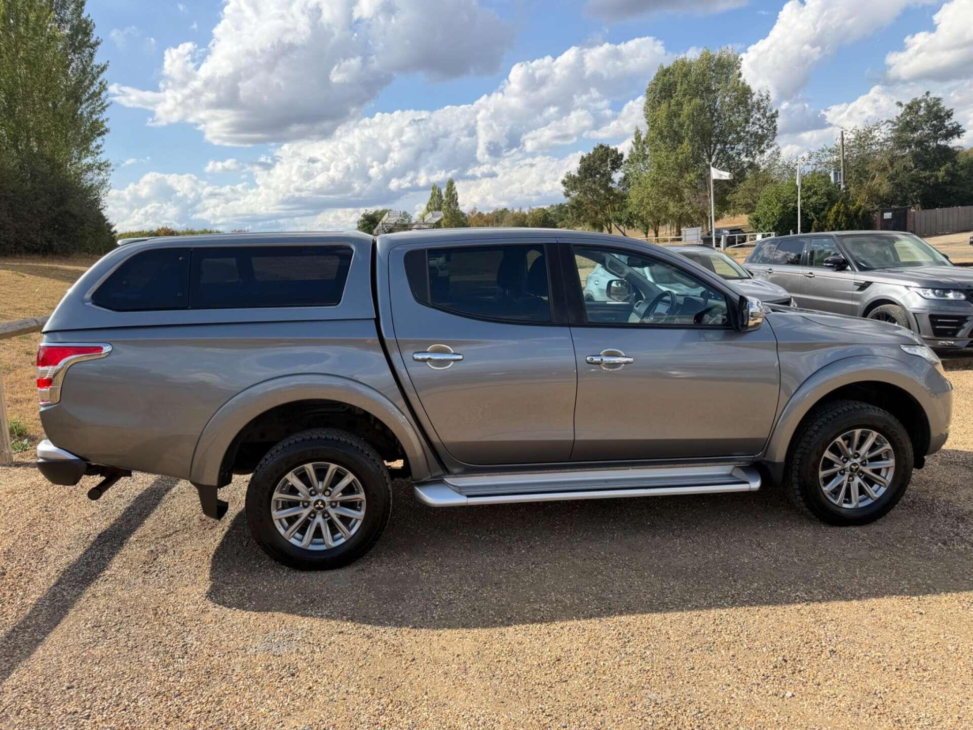 Mitsubishi L200 view 7