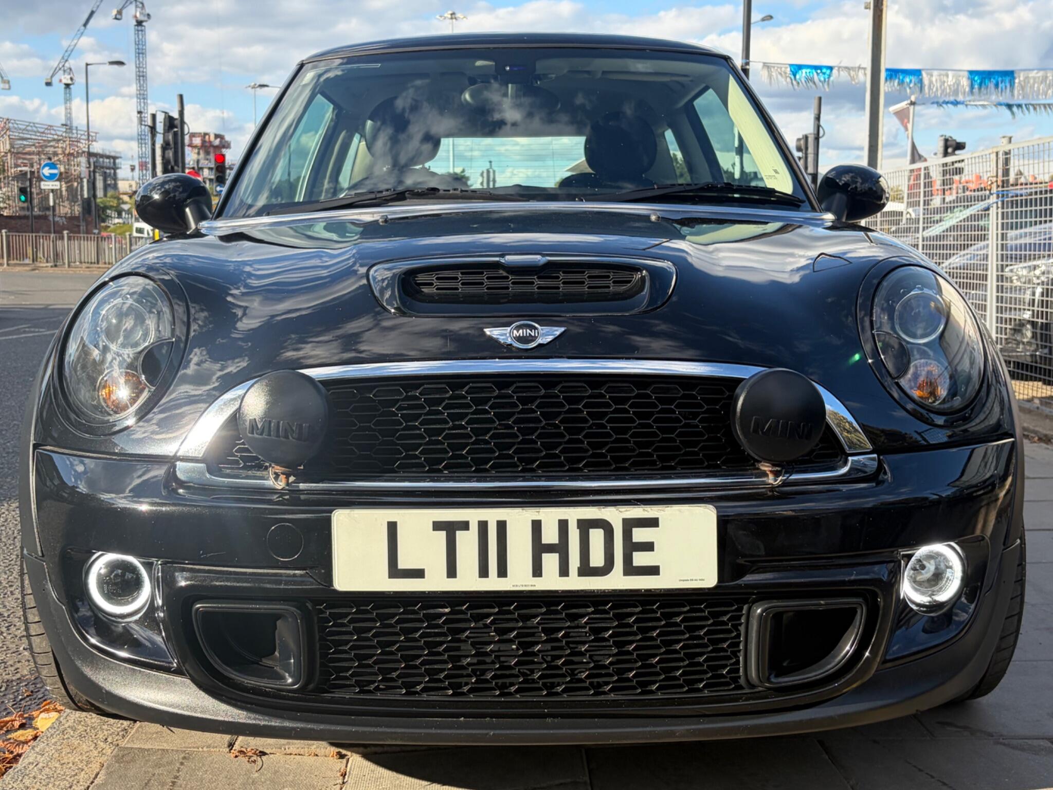 Mini Hatch view 7