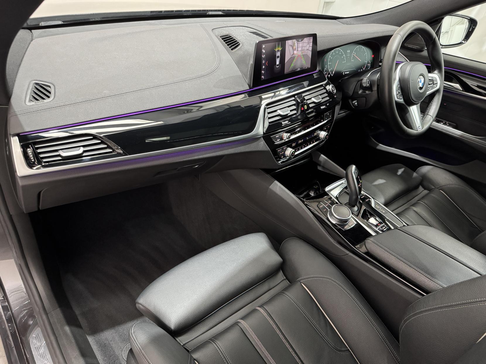 BMW 6 Series view 60