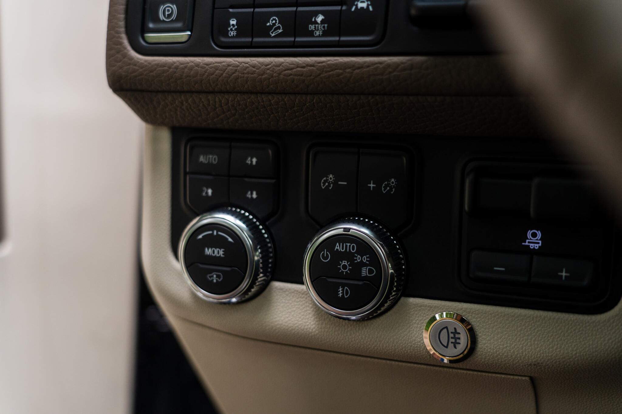 GMC Yukon view 43