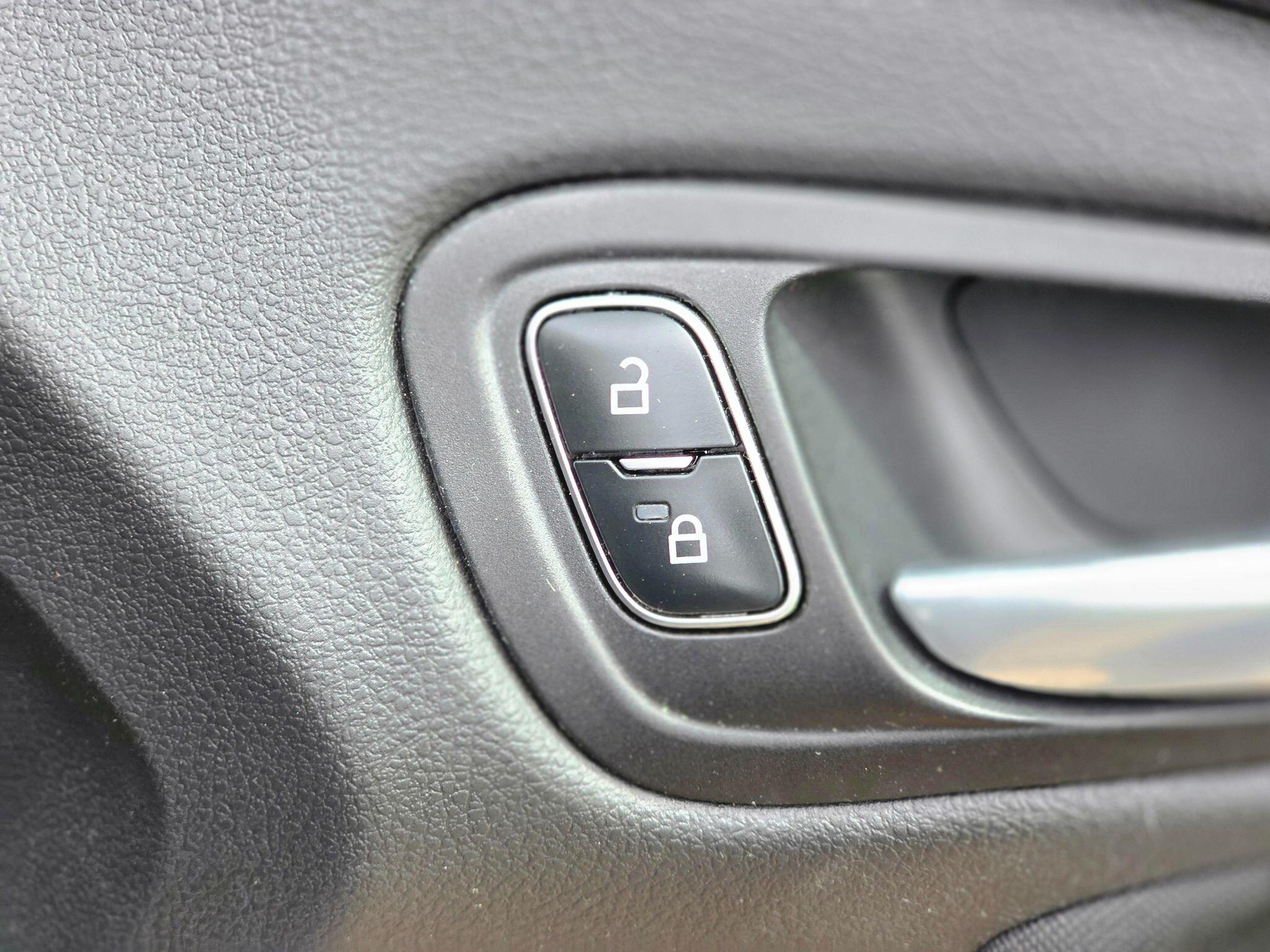 Ford Focus view 34