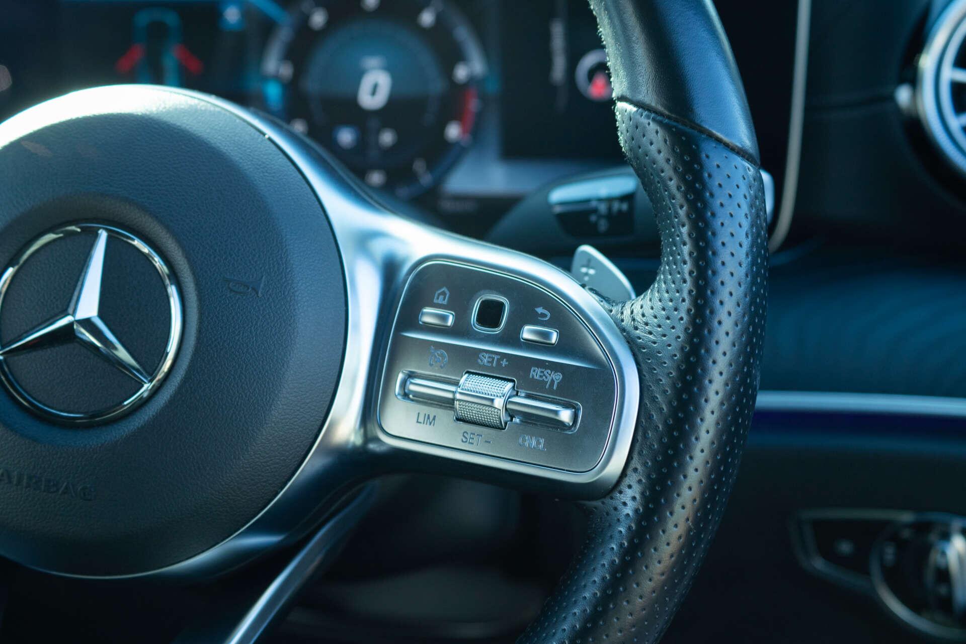Mercedes-Benz E-Class view 50