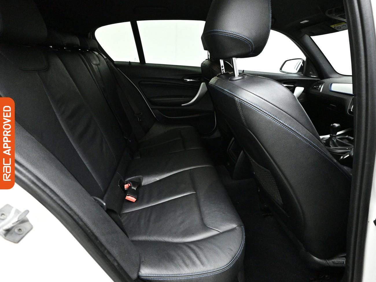 BMW 1 Series view 12