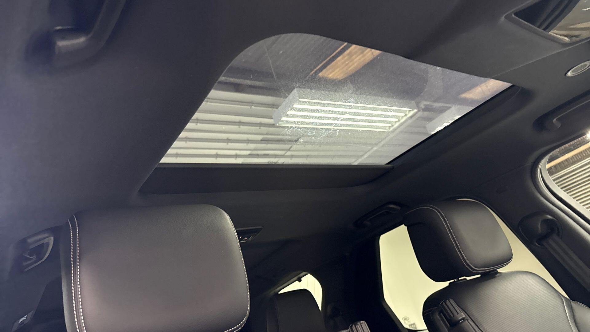 Land Rover Discovery view 21