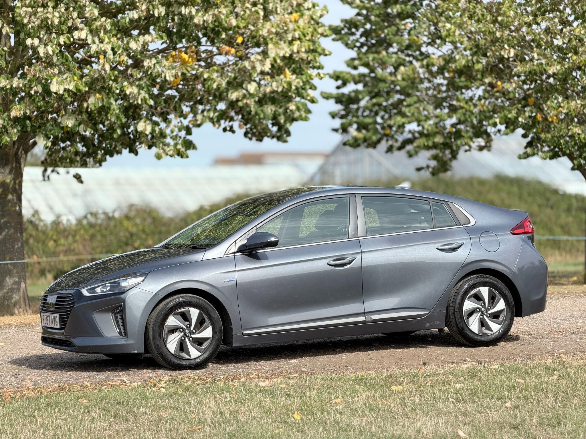 Hyundai Ioniq view 18