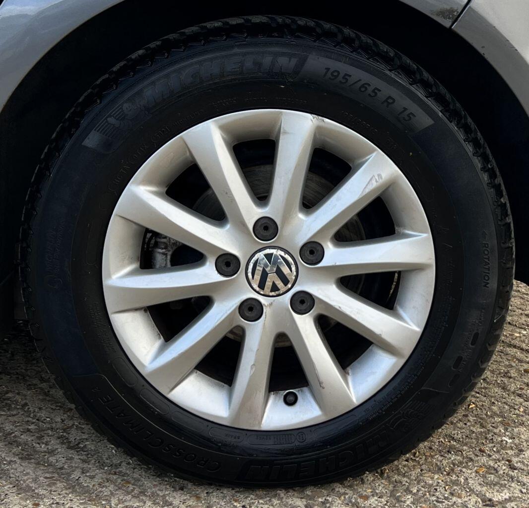 Volkswagen Golf view 13