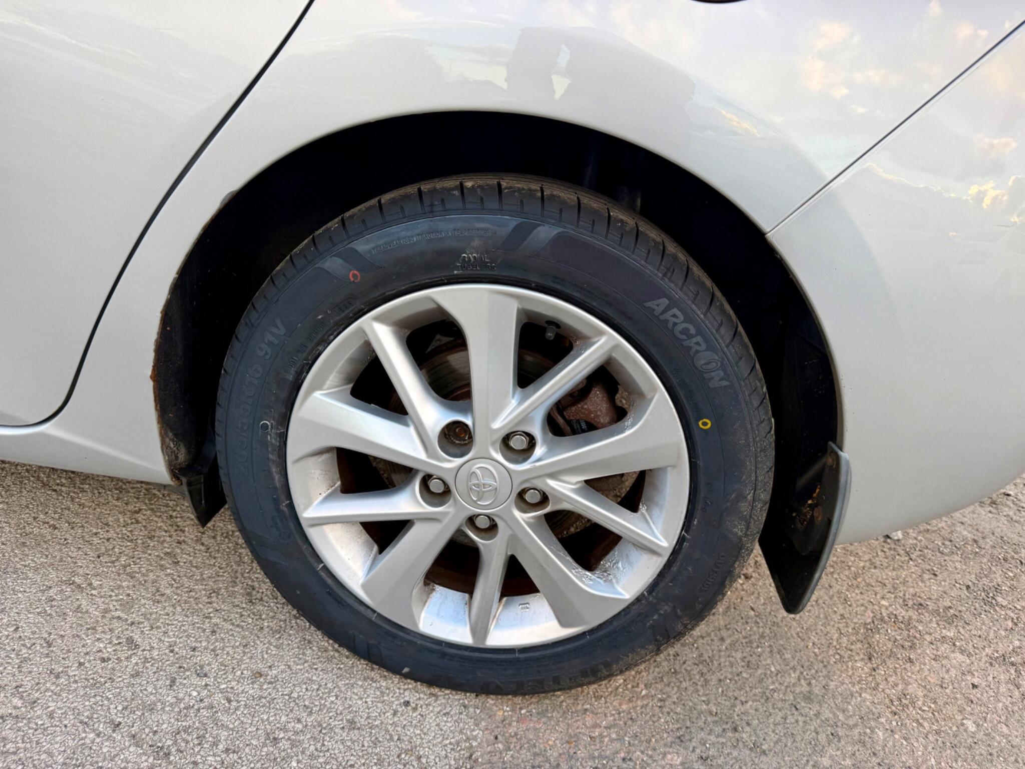 Toyota Auris view 42