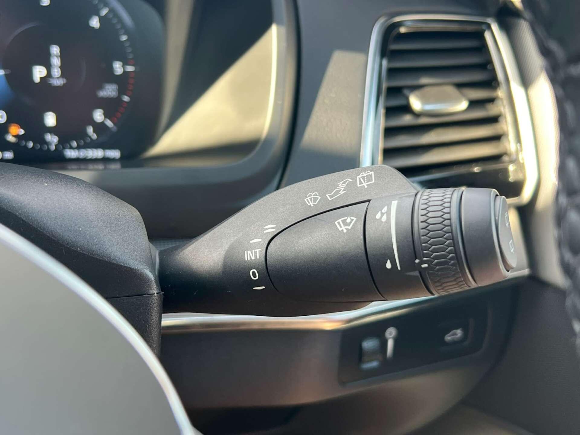 Volvo XC90 view 29
