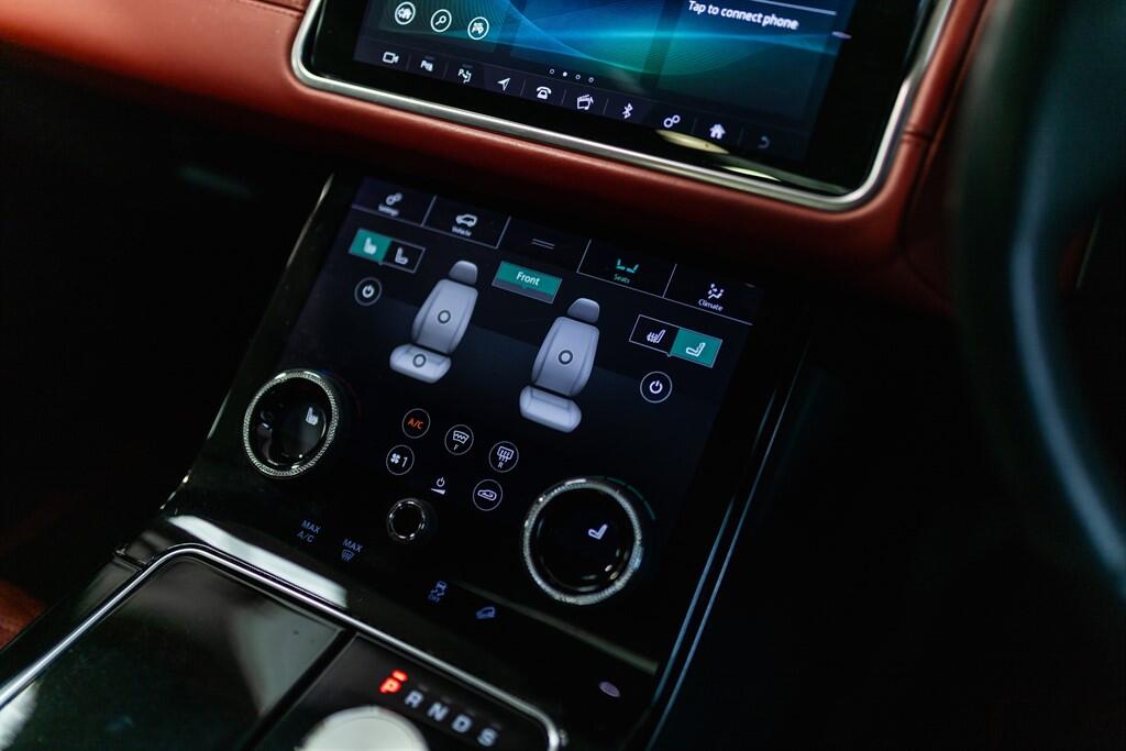 Land Rover Range Rover Velar view 36