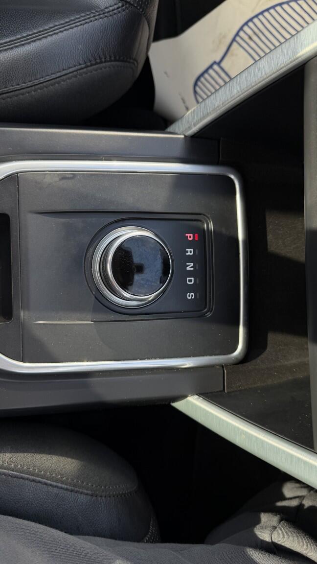 Land Rover Discovery Sport view 44
