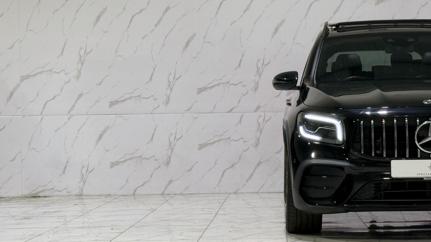 Mercedes-Benz GLB view 40