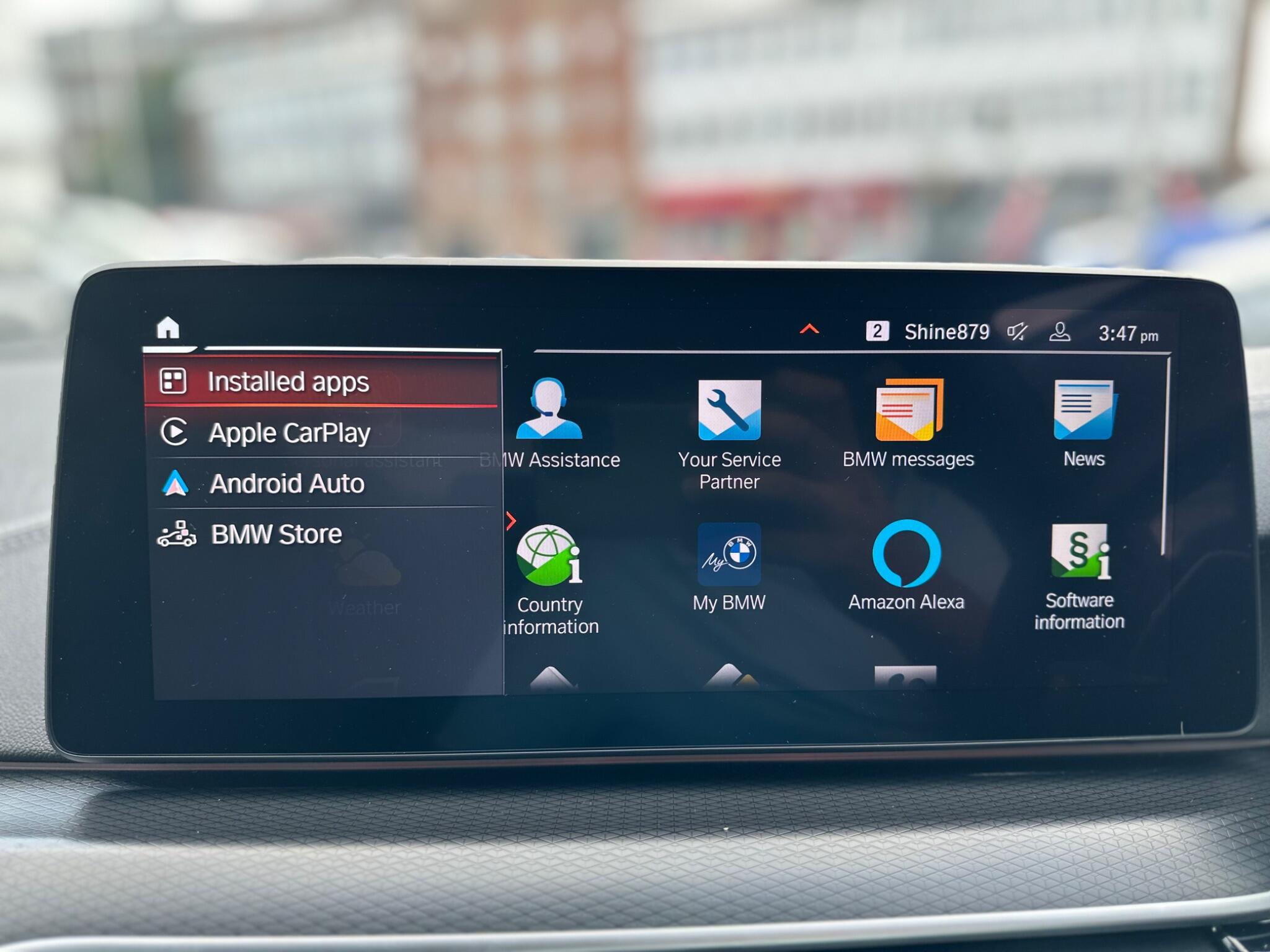 BMW 5 Series view 25