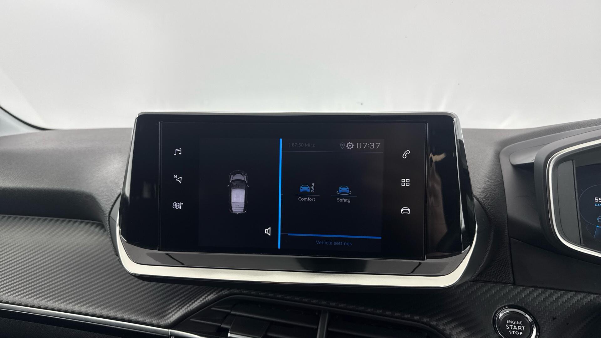 Peugeot 208 view 31