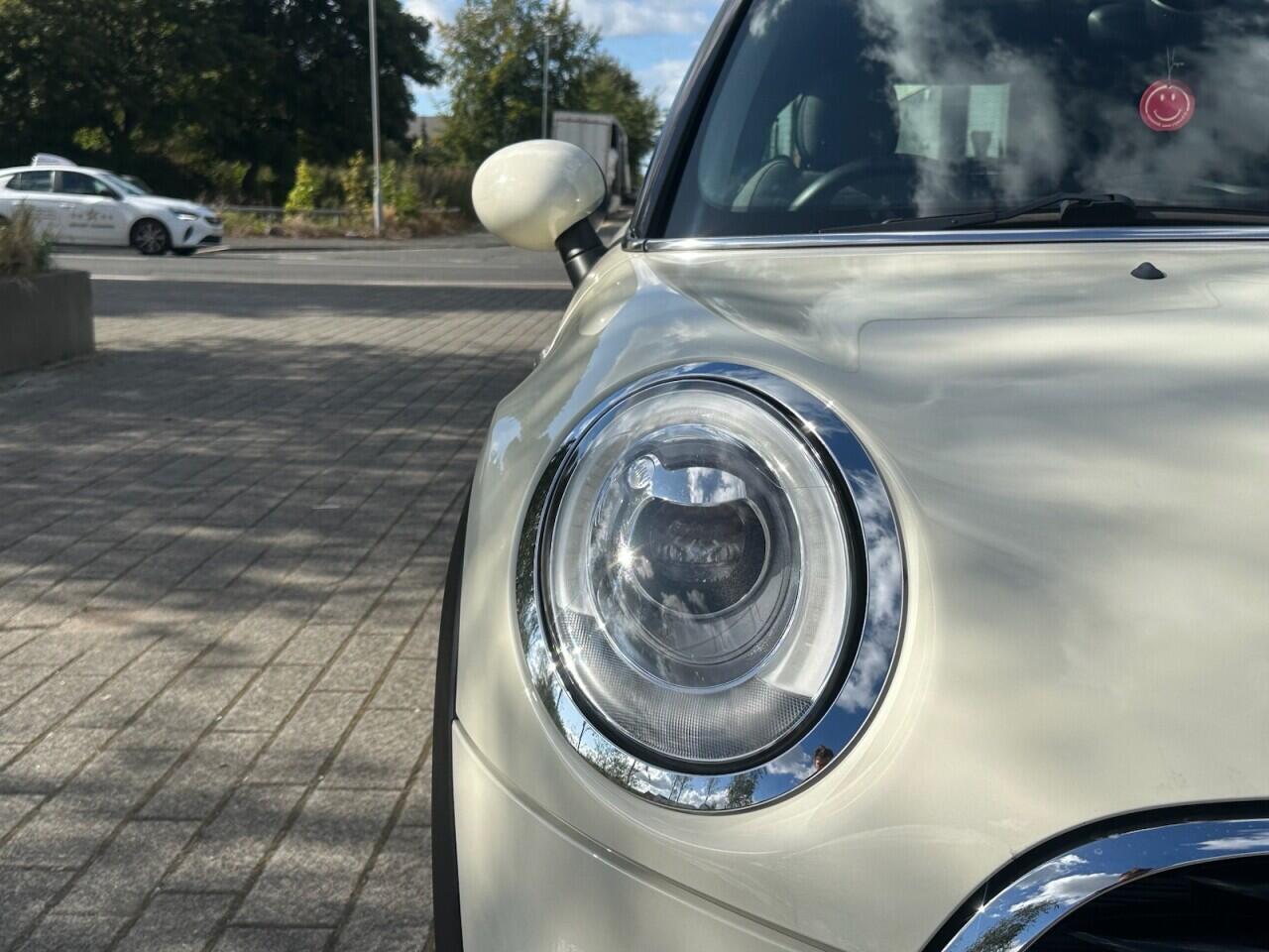 Mini Hatch view 13