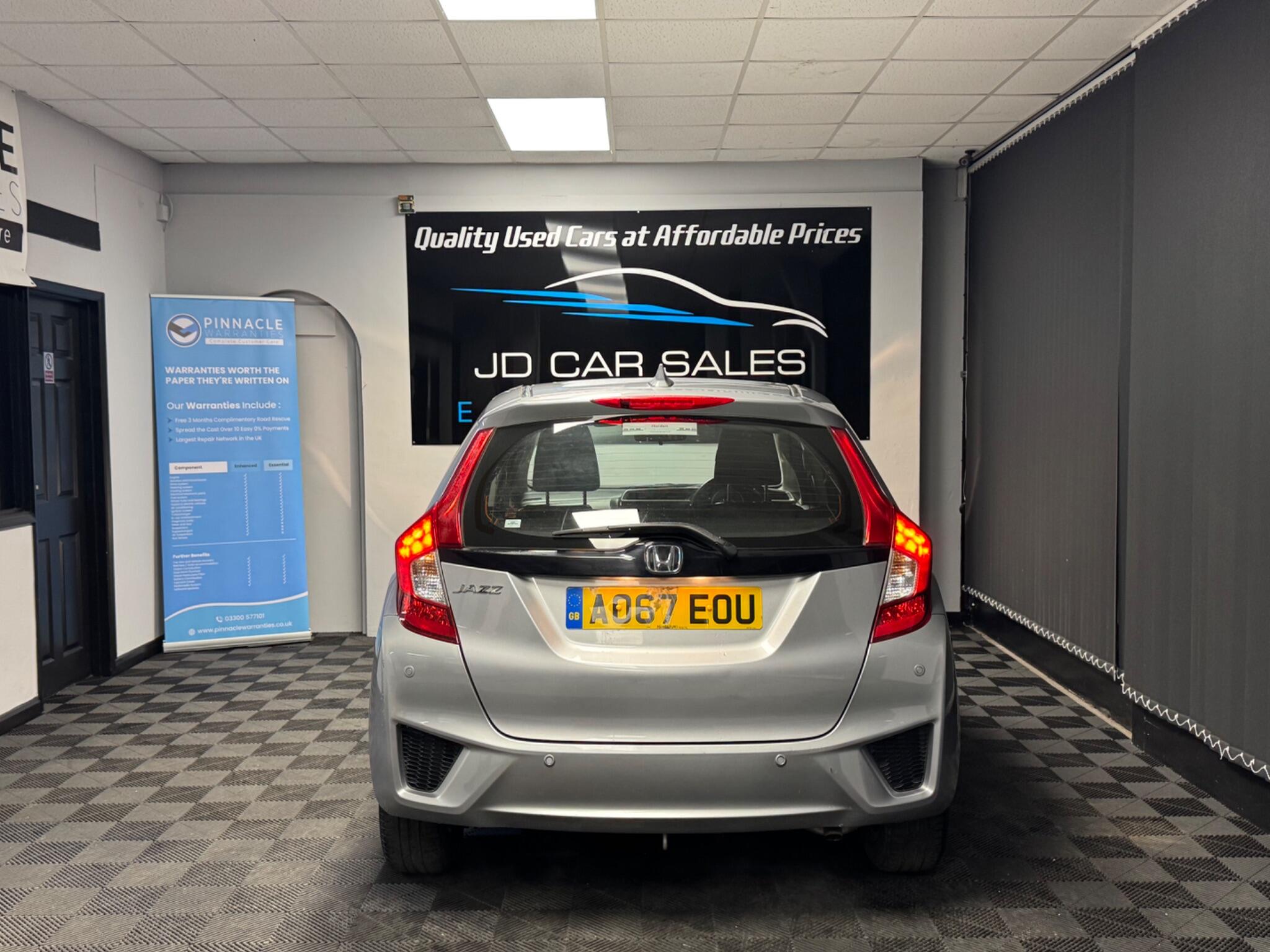 2017 Honda Jazz 1.3 i-VTEC SE CVT Euro 6 (s/s) 5dr • 52,600 miles image 13