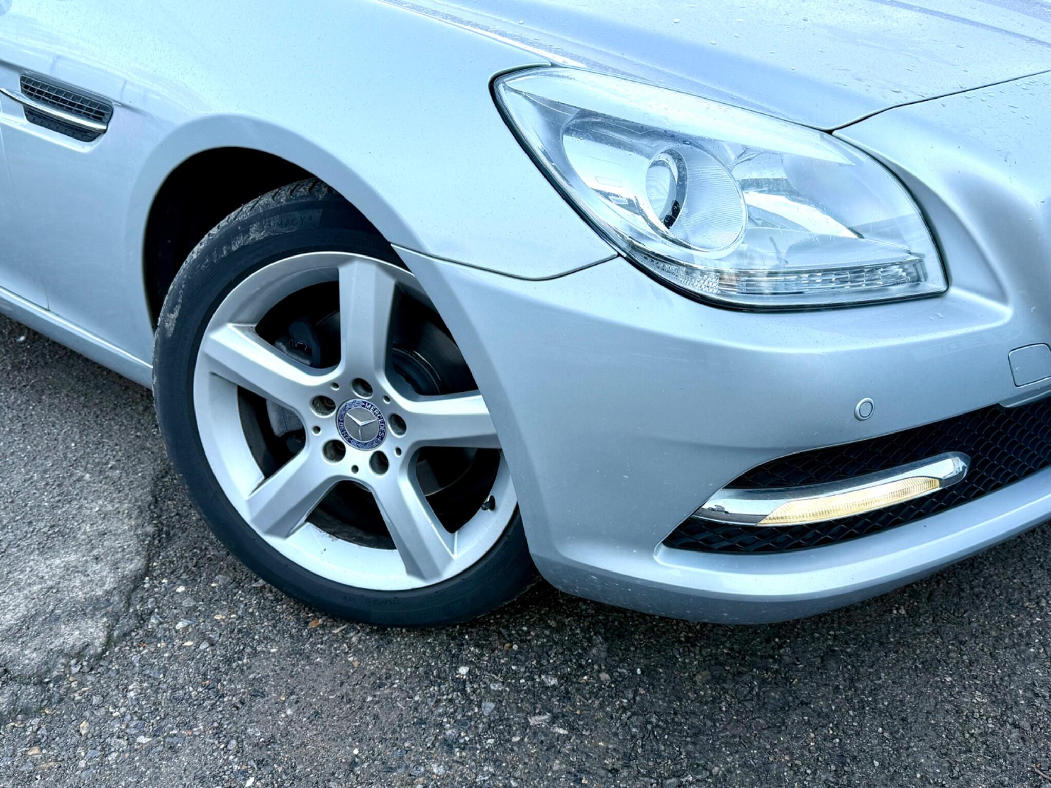 2011 Mercedes-Benz SLK image 15