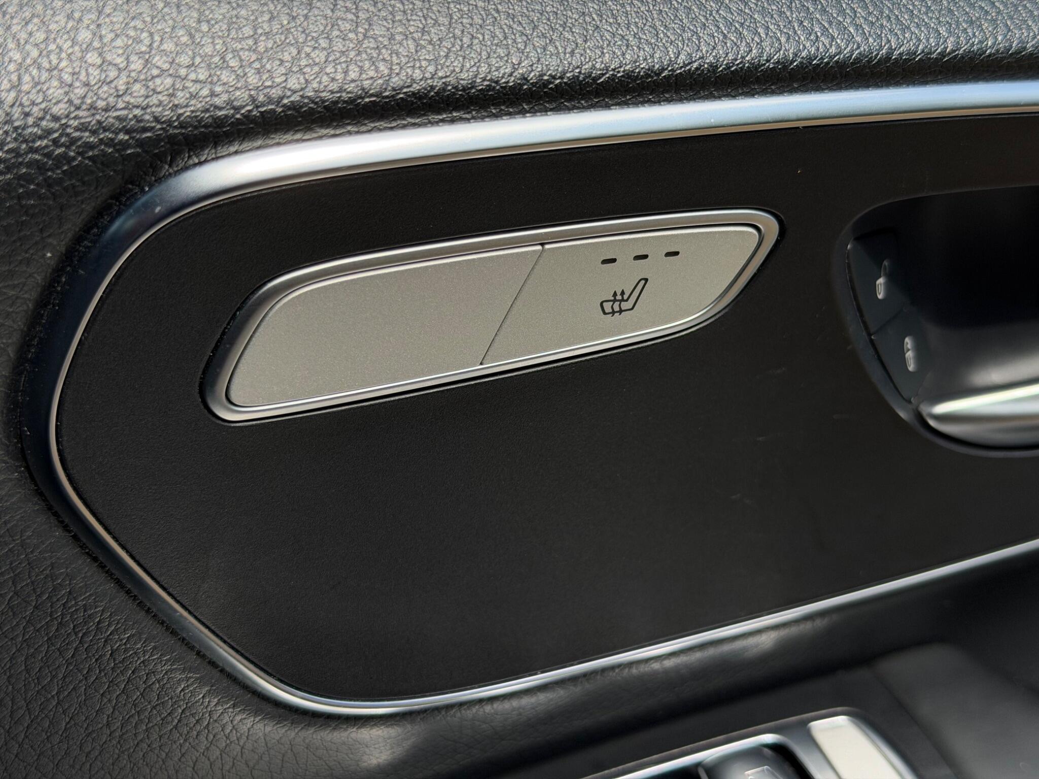 Mercedes-Benz V-Class view 31