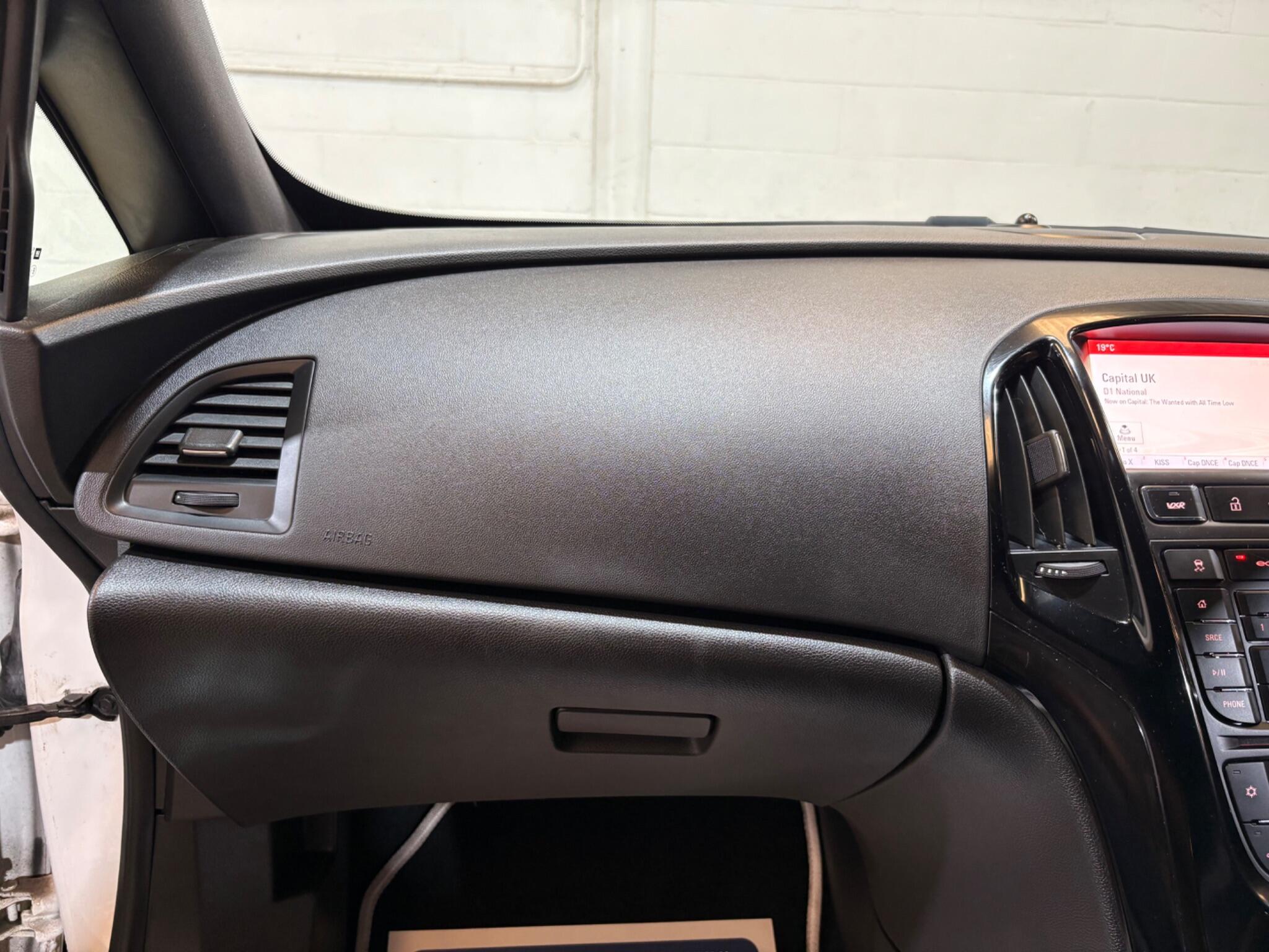 Vauxhall Astra GTC view 64
