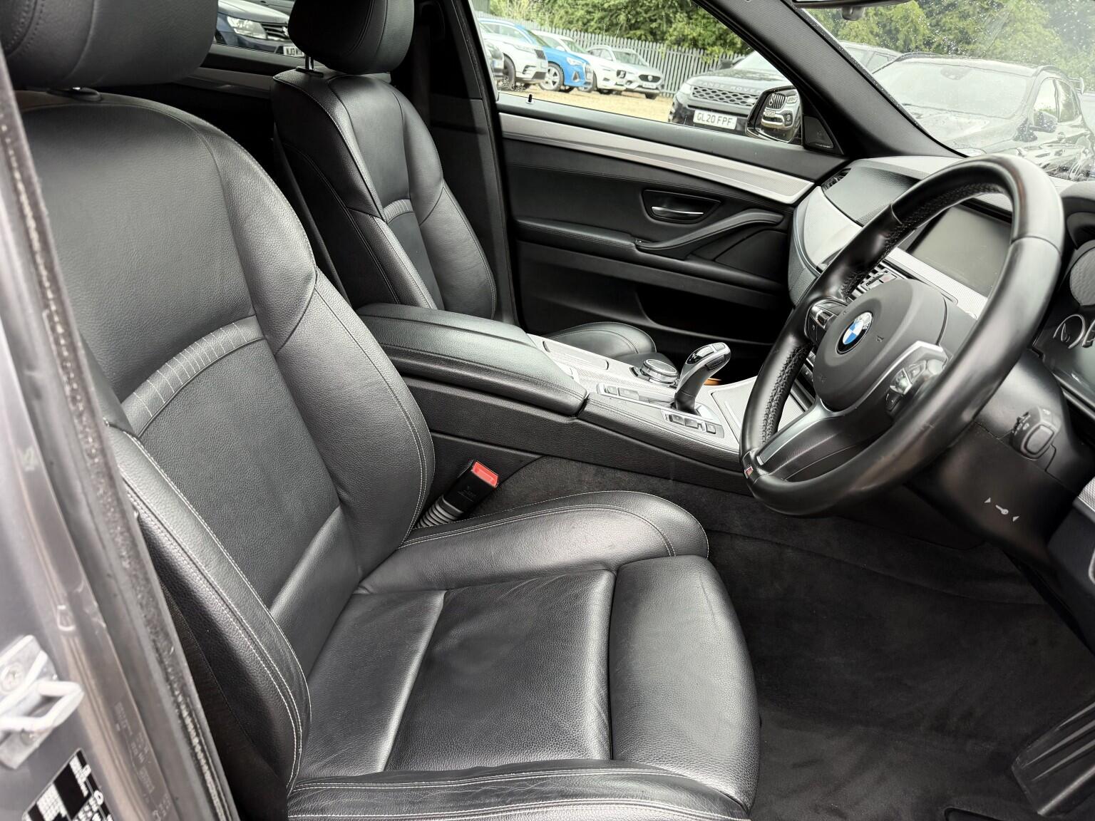 BMW 5 Series view 14