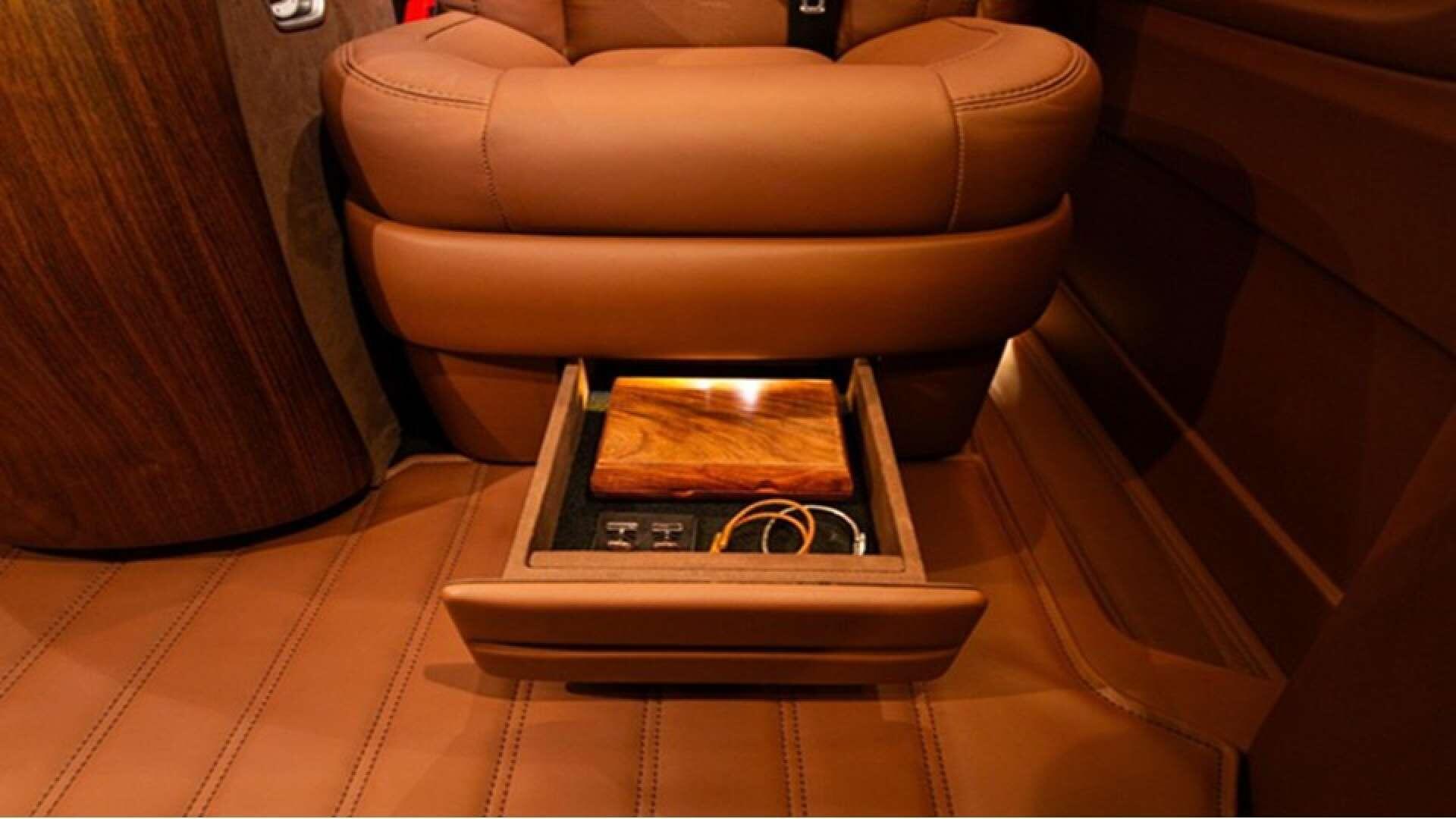 Mercedes-Benz V Class view 15